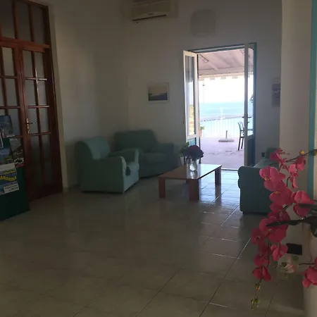Pithaecusa Hotel