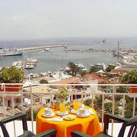 Pithaecusa Hotel