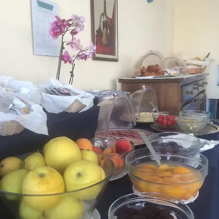 Ξενοδοχείο Pithaecusa